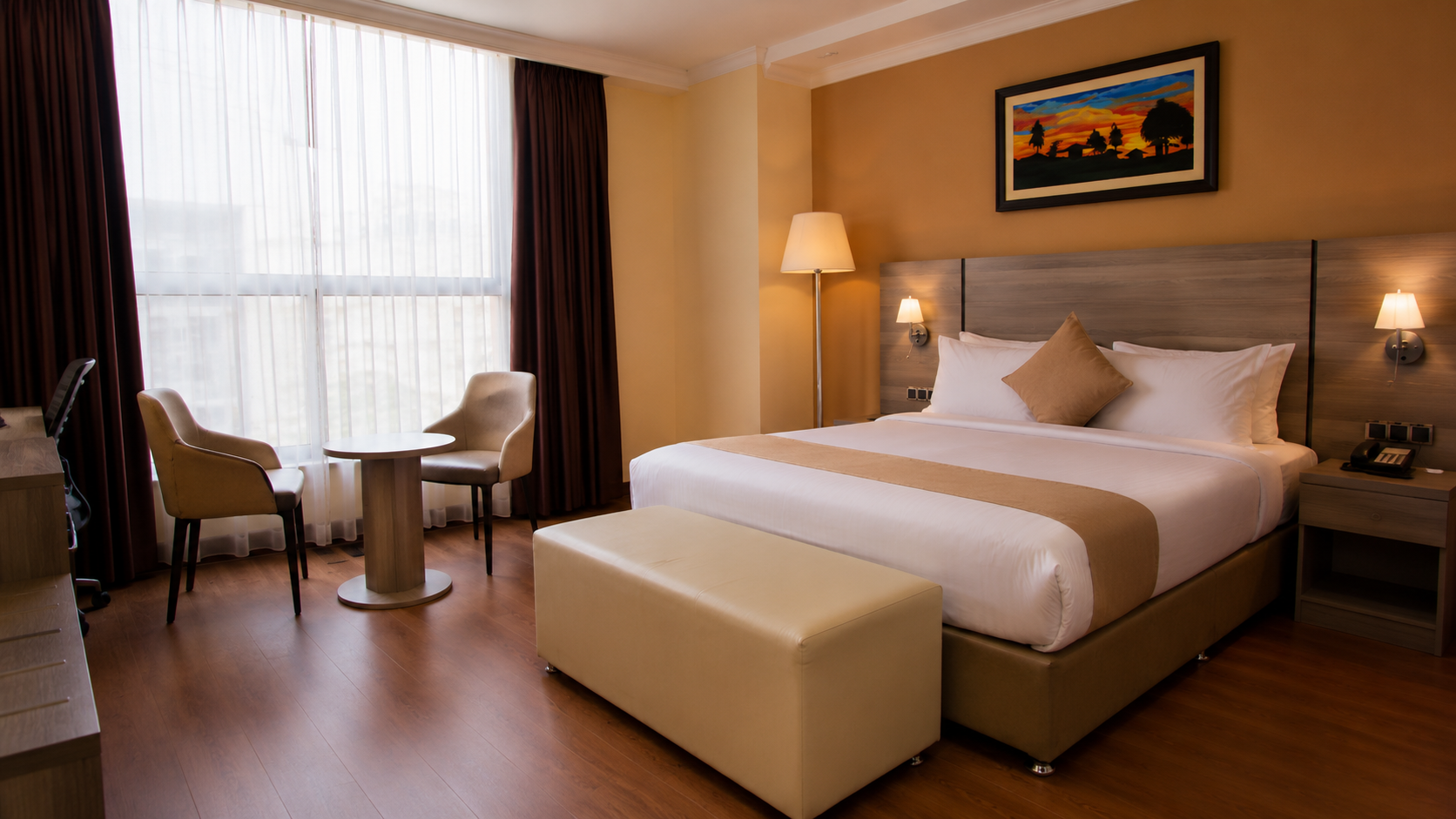 Double guest room with city light and work desk